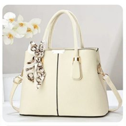 Cartera con Pañuelo Decorativo