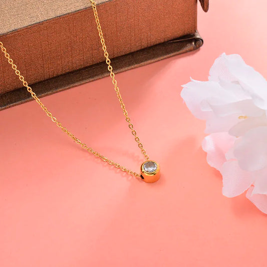 Collar Solitario Dorado – Acero Inoxidable