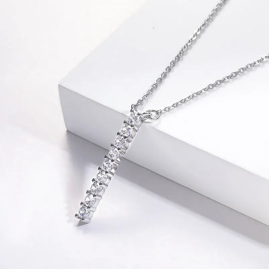 Collar rectangular plateado con circonias